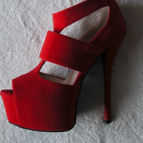 Qupid Stiletto Platforms - Picture 3 of 3